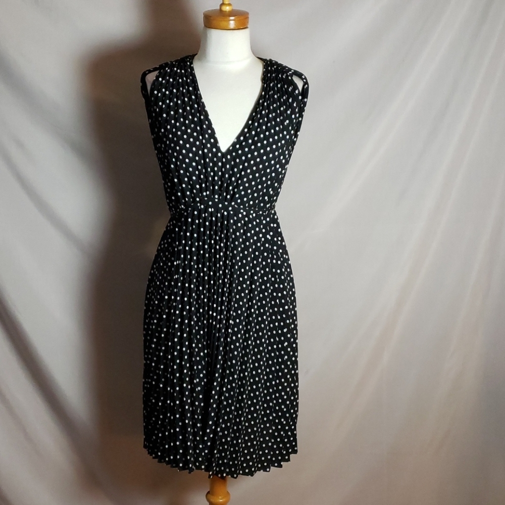 NEW Max Studio Sleeveless Pleated Dress
